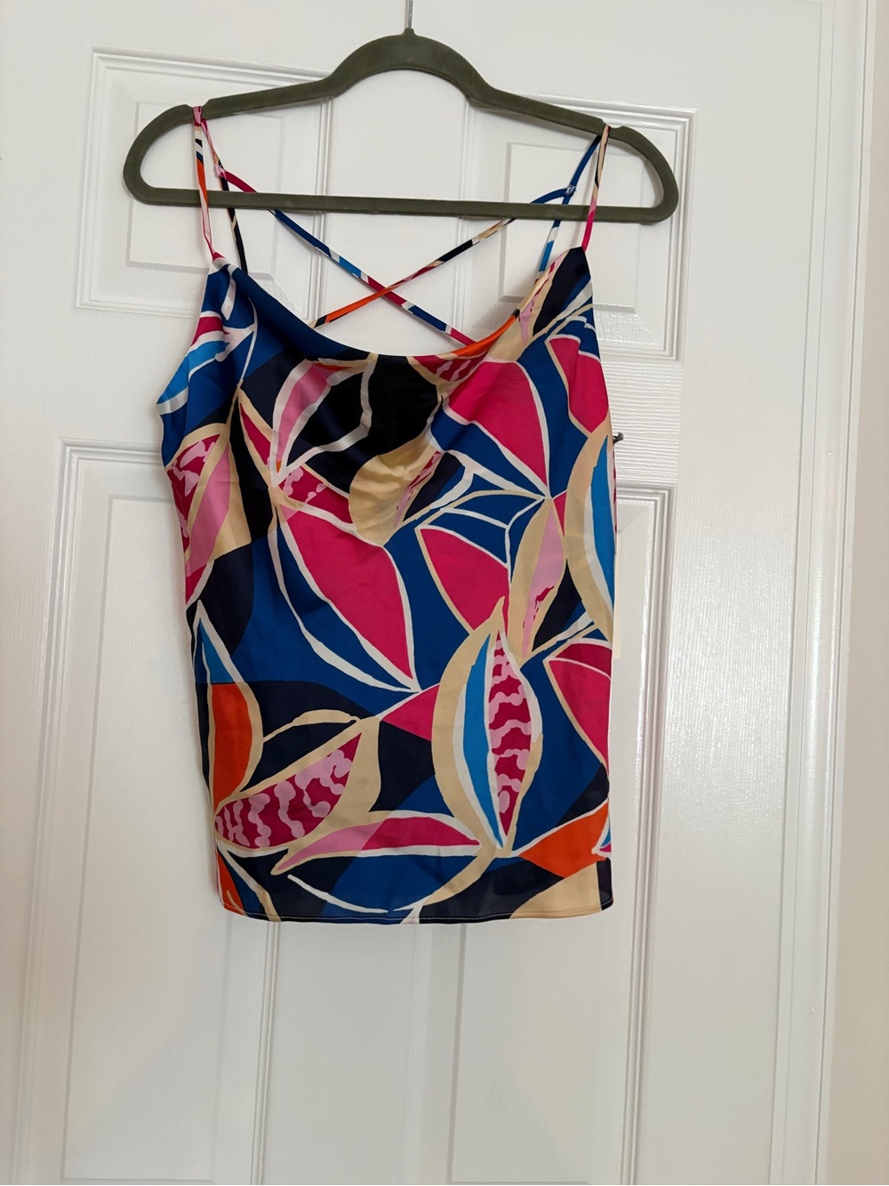NWT Nine Britton Carmen Cowl Neck Bold Leaf-Print Silk-Blend Cami Size Medium